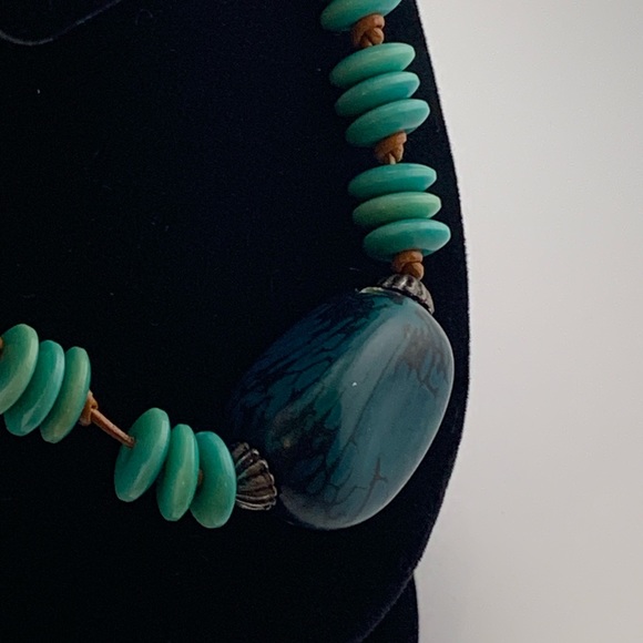 Ecuadorian Tagua - natural stone- No two alike - Picture 3 of 3